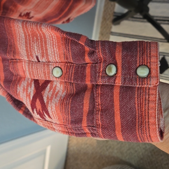 ARIAT REAL Adorable Red Serape Long Sleeve Button Snap Western Women’s Sz Large - Picture 8 of 16